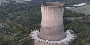 Ο πύργος που κατεδαφίστηκε στο Τένεσι