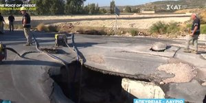 Καθίζηση οδοστρώματος στην λεωφόρο Λαυρίου