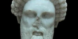 Μαρμάρινη γενειοφόρος κεφαλή Ερμή 