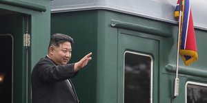 Ο Κιμ Γιονγκ Ουν στο τρένο του