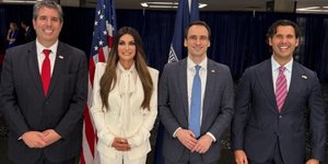 Μαικλ Ρήγας Κίμπερλι Γκιλφόιλ, Μάικλ Κράτσιος, Χρήστος Μαραφάτσος