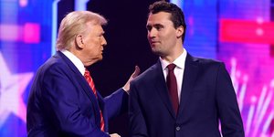 Ο Ντόναλντ Τραμπ και ο Τσάρλι Κερκ