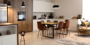 Ένα αντικείμενο από τα ’90s επιστρέφει δυναμικά και αναβαθμίζει τη διακόσμηση της κουζίνας