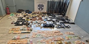 Μαφία της Κρήτης: Καραμπίνες, πυρομαχικά,ναρκωτικά και χρήματα -Όσα κατέσχεσε η ΕΛ.ΑΣ. στις εφόδους