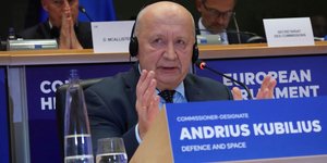 Ο επίτροπος Άμυνας της ΕΕ Αντριους Κουμπίλιους