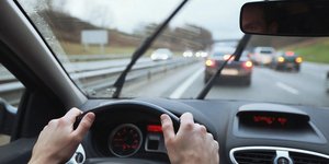 Χρήση υαλοκαθαριστήρων 