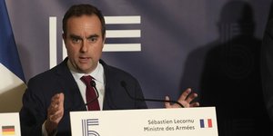 Ο νέος πρωθυπουργός της Γαλλίας, Σεμπαστιάν Λεκορνί, ως υπουργός Άμυνας