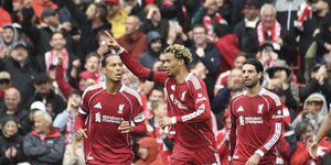 H Λίβερπουλ πήρε τη νίκη με 2-0 στο ντέρμπι του Μέρσεϊσαντ και συνεχίζει αήττητη