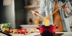 Μαγειρεύοντας ζυμαρικά