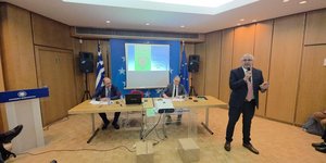 Ο Γ. Μανιάτης παρουσίασε το βιβλίο του «Επειδή δεν υπάρχει Planet B» στις Βρυξέλλες