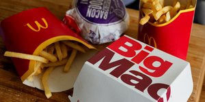 Πατάτες και μπέργκερ McDonald's