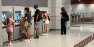 Έτσι βγαίνει το εισιτήριο στα νέα εκδοτήρια με POS 