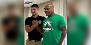 O Μάικ Τάισον με τον Γεράσιμο Τζαβάρα του Παναθηναϊκού