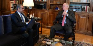 Κυριάκος Μητσοτάκης και Κωνσταντίνος Τασούλας