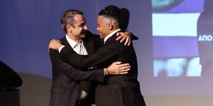 Ο Κυριάκος Μητσοτάκης με τον Μανώλη Καραλή