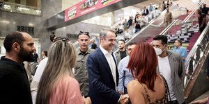 Επίσκεψη Μητσοτάκη στο σταθμό του Μετρό στο Σύνταγμα, ενόψει της 24ωρη λειτουργίας κάθε Σάββατο