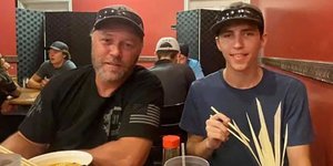 Ο φερόμενος δολοφόνος του Τσάρλι Κερκ, ο Τάιλερ Ρόμπινσον με τον πατέρα του 