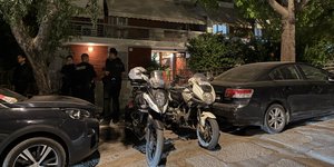 Το σπίτι όπου βρέθηκαν οι σοροί του άνδρα και της γυναίκας