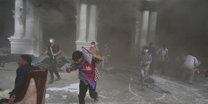  Ο πρόεδρος του Νεπάλ καλεί σε «αυτοσυγκράτηση» έπειτα από τις βίαιες διαδηλώσεις