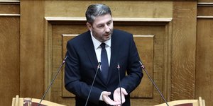 Πυρά Ανδρουλάκη σε Μητσοτάκη