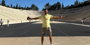 Ο Νόβακ Τζόκοβιτς φωτογραφίζεται στο Καλλιμάρμαρο