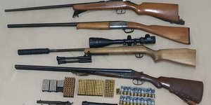 Τα όπλα που βρέθηκαν στην κατοχή του 48χρονου στη Σίφνο