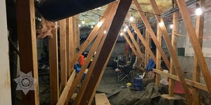 Το υπόγειο όπου ζούσε ο άνδρας 