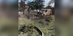 Ουκρανία: Στους 24 έφθασαν οι νεκροί, όλοι τους συνταξιούχοι, από ρωσική αεροπορική επίθεση σε δημόσια υπηρεσία