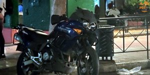 Γυναίκα παρασύρθηκε από μοτοσυκλέτα στην πλατεία Αμερικής