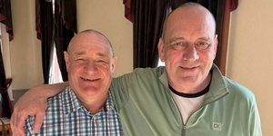 Τα δύο αδέλφια που επανενώθηκαν στην Αγγλία