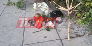 Λουλούδια και κεριά άφησαν στο σημείο που έχασε τη ζωή του ο 27χρονος μοτοσικλετιστής στην Πάτρα