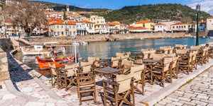 τραπεζια πεζουλι λιμανι