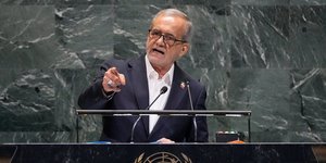 Ο Μασούντ Πεζεσκιάν