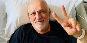 Ο Νίκος Πορτοκάλογλου έστειλε μήνυμα από το νοσοκομείο