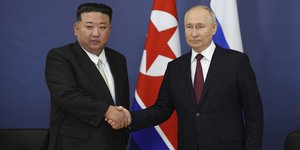 Οι ηγέτες Βόρειας Κορέας και Ρωσίας Κιμ Γιονγκ Ουν και Βλαντίμιρ Πούτιν 