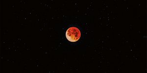 red moon