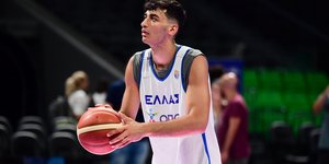 Ο Αλέξανδρος Σαμοντούροβ με τη φανέλα της Εθνικής