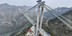 Η νέα Γέφυρα του Φαραγγιού Χουατζιάνγκ αναμένεται να ανοίξει επίσημα στο τέλος Σεπτεμβρίου / GETTY 