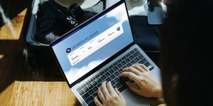 Οι τιμές κινούνται αδιάκοπα με βάση τη ζήτηση, τον ανταγωνισμό και την εποχικότητα / GETTY