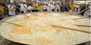 Περισσότερα από 5.000 αυγά σε ένα τηγάνι διαμέτρου τριών μέτρων / WIKIPEDIA