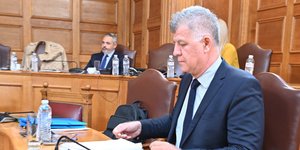 Μαίνεται η κόντρα ΝΔ-ΠΑΣΟΚ μετά την κατάθεση Σημανδράκου στην εξεταστική του ΟΠΕΚΕΠΕ