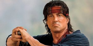 Ο Σιλβέστερ Σταλόνε στον ρόλο του Τζον Ράμπο 