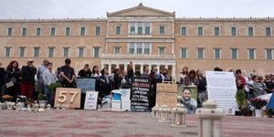 Συγκέντρωση αλληλεγγύης στον απεργό πείνας Πάνο Ρούτσι στο Σύνταγμα