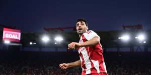 Ο Ταρέμι του Ολυμπιακού πανηγυρίζει