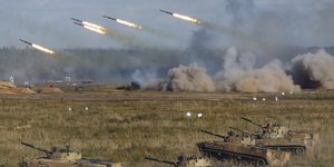 γυμνάσια με την ονομασία Zapad-2025