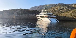Θαλαμηγός με 4 επιβαίνοντες προσάραξε στη νησίδα Πάτροκλος