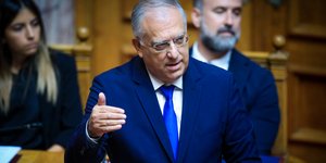 Ο Τάκης Θεοδωρικάκος στη Βουλή