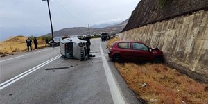 Σοβαρό τροχαίο με τρεις τραυματίες στο Γαλαξίδι