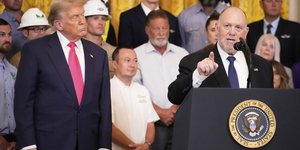 Ο Ντόναλντ Τραμπ με τον «τσάρο των συνόρων», Τομ Χόμαν