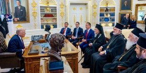 Ο Τραμπ υποδέχτηκε τον Οικουμενικό Πατριάρχη στο Οβάλ Γραφείο